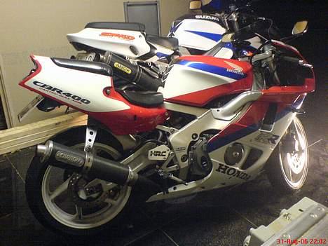 Honda CBR 400 RR #SOLGT# - Så kom den endeligt hjem :o) billede 3