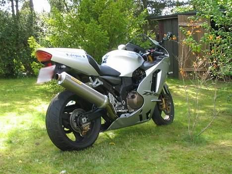 Kawasaki ZX12R - Arrows udstødningen giver lyd. Hvad betyder "not for road use"?? billede 9