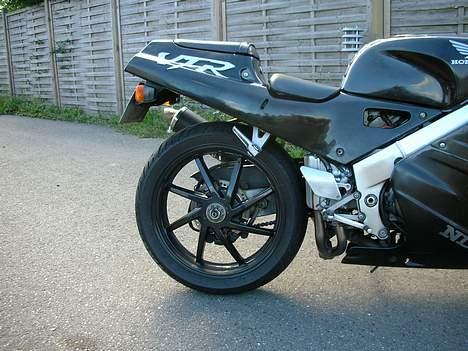 Honda VFR 400 ''Solgt'' billede 5