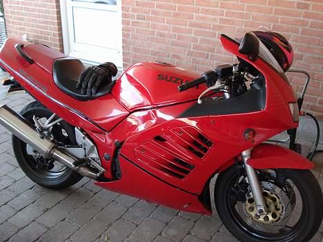 Suzuki RF 600 R (Sverige) billede 4