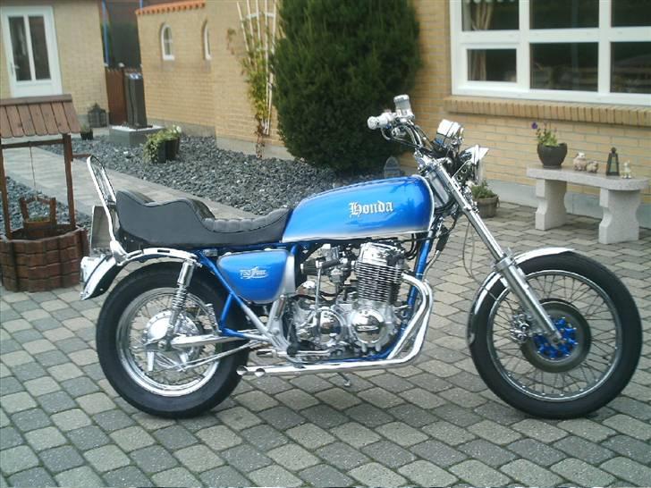 Honda cb750 k7 billede 2