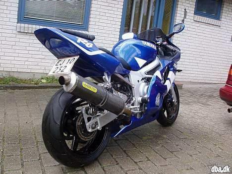 Yamaha YZF R6 - NY lak perlemosblå med en smule lilla i :D billede 9
