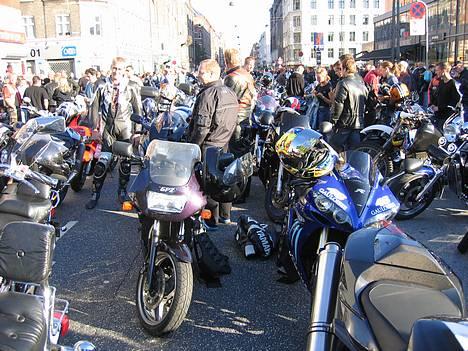 Kawasaki GPZ 500 S - SOLGT - Lukningen af Bakken man. d. 11/9 - 2006 billede 11