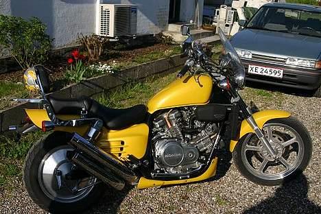 Honda vf750c - se hvad konen gav mig da jeg blev 40 billede 1