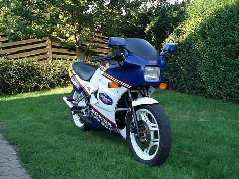 Honda NS 125 R - Ja sidespejlene er ikke for flotte, men der kommer nye :D billede 1