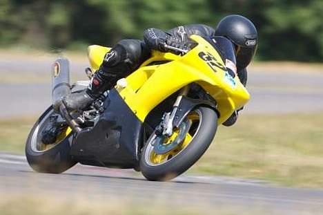 Yamaha R1 (SOLGT) - Billede fra Knutstorp med den nye lakering billede 16