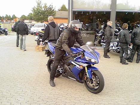 Suzuki GSX 600 F  >>SOLGT<< - Så er jeg sgu ude at køre R1.... Fed maskine! billede 18