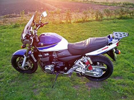 Suzuki GSX 1400 billede 1