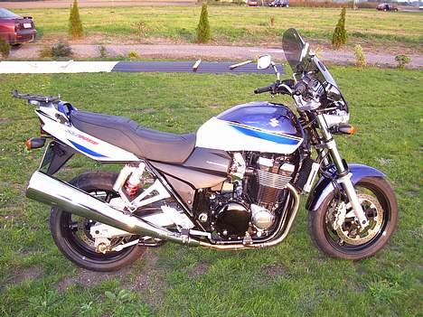 Suzuki GSX 1400 billede 3