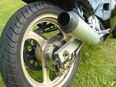 Suzuki GSX-R250 **SOLGT** billede 4