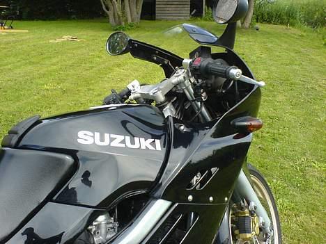 Suzuki GSX-R250 **SOLGT** billede 5