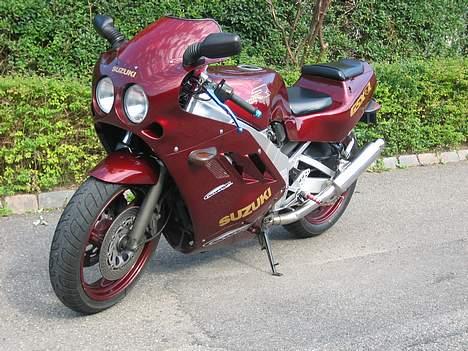 Suzuki GSX-R 400 R  billede 3