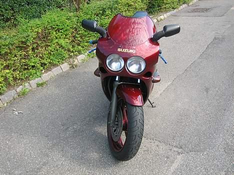 Suzuki GSX-R 400 R  billede 4