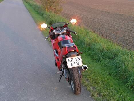 Suzuki gsxr 250 SOLGT - jeg har lige fanget solen i begge spejle... billede 15