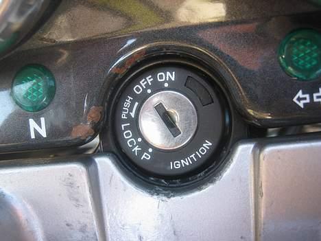 Suzuki GS500E *SOLGT* - Tyveknægte der har været i gang billede 7