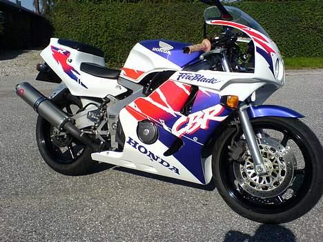 Honda CBR 400 RR Fireblade billede 8