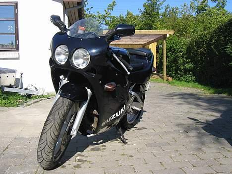Suzuki GSX-R400 (SOLGT) billede 5