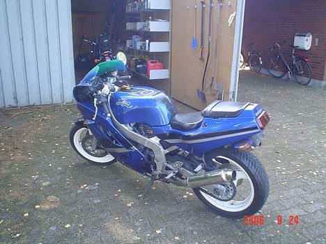 Suzuki GSXR 400 (TIL SALG!) billede 1