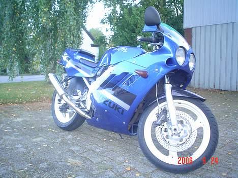 Suzuki GSXR 400 (TIL SALG!) billede 4