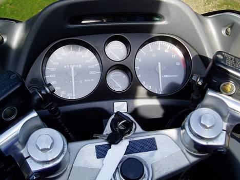 Honda CBR 1000F (SOLGT) - ´Power is nothing without control´ billede 8