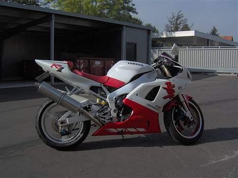 Yamaha YZF R1  billede 2