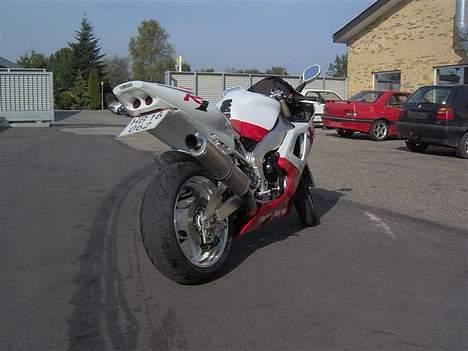 Yamaha YZF R1  billede 3