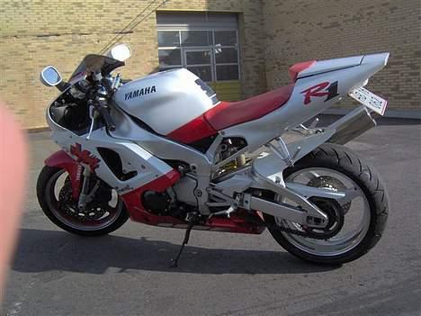 Yamaha YZF R1  billede 4