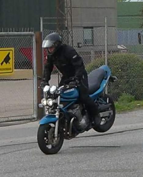 Suzuki GSF 600 N Bandit (solgt) - Test af forbremse! billede 5