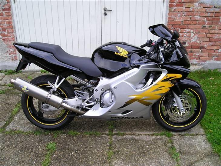 Honda CBR 600 F4 - Nymalet stumper monteret, sept 07 billede 1
