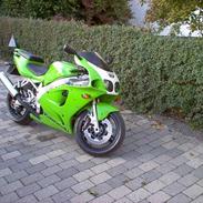 Kawasaki zx7r ninja