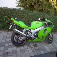 Kawasaki zx7r ninja