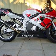 Yamaha yzf r6 solgt
