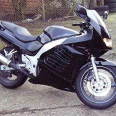 Suzuki RF 600 R