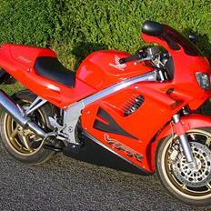 Honda vfr 750 -- SOLGT --