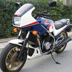 Honda VF 750 F - Interceptor