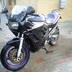 Suzuki gsx600f