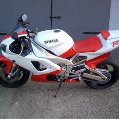 Yamaha YZF R1 *solgt*