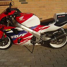Honda RVF 750 R
