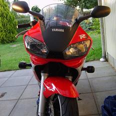 Yamaha yzf r6 solgt