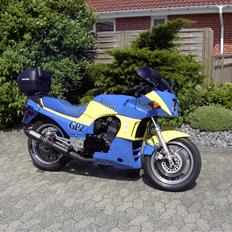 Kawasaki GPZ 900 R Ninja (SOLGT)