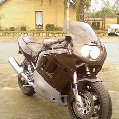 Suzuki GSXR 1100 **SOLGT**