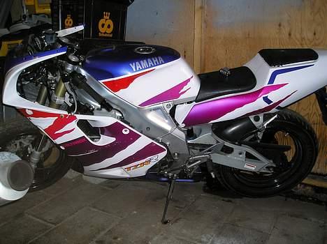 Kawasaki ZXR  - Dettte er min anden mc en yamaha TZR 125, er ved af blive lavet. En sjov lille mc  (-: billede 12