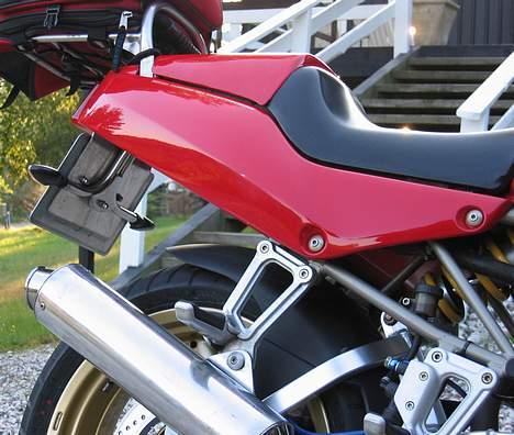 Ducati 900ss - Det røde håndtag erstattet af bagagebærer i rustfit stål billede 4