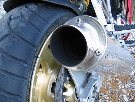 Ducati 900ss - Originale lydpotter ombygget med 51mm free-flow hulpladerør.  Bedre moment billede 9