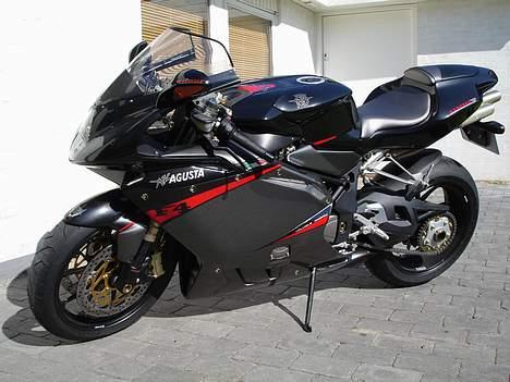 MV Agusta F4 1000R 1+1 2007 - 1 dag gammel og lige i solen billede 8