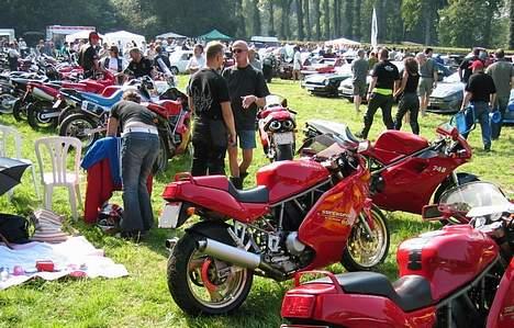 Ducati 900ss - Blandt lidelses-fælder til Bella Italia ved Valdemar Slot på Tåsinge billede 14