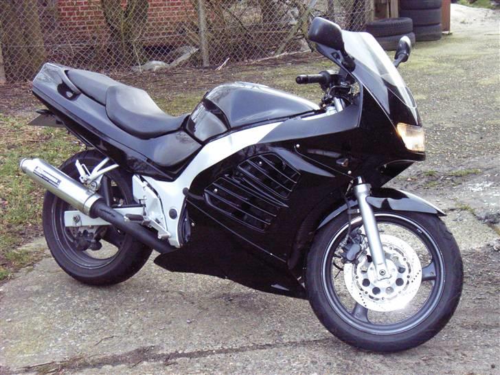 Suzuki RF 600 R billede 1