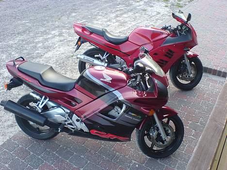 Suzuki RF 600 R billede 7