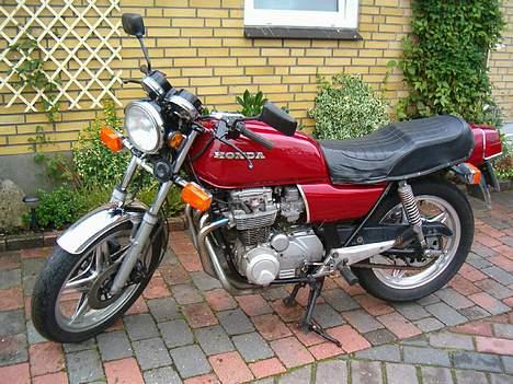 Honda cb 650 suk! nu solgt - den er bare dejlig fra alle vinkler. og så køre den godt - det er vel en honda billede 5