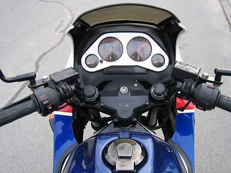 Honda VF 750 F - Interceptor billede 4